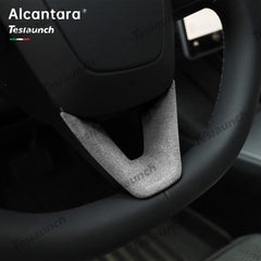 Kryt u tvaru volantu alcantara pro rok 2024 Model 3
