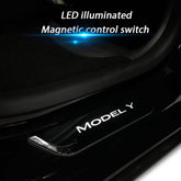 Verlichte dorpelbeschermer voor Tesla