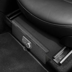 Fingeravtrykkslåsboks under setet med tyverisikring og personvern, våpensikker organisering Tesla Model Å(2020–2024)