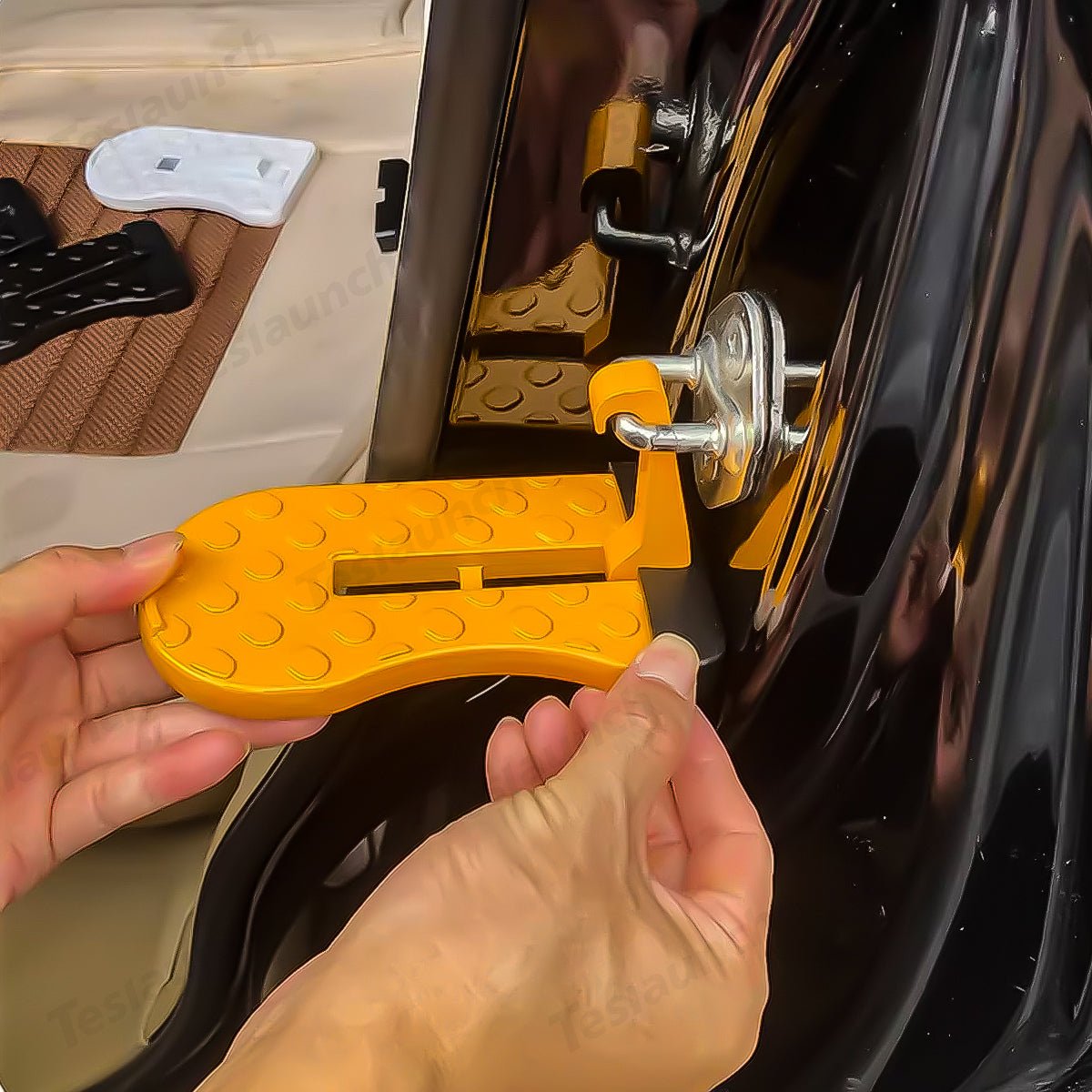 Foldable Car Door Step with Safety Hammer for All Cars - T-Launch