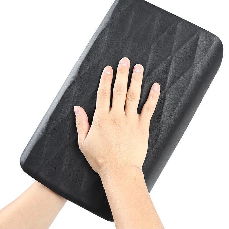 Tesla Model Y / 3 armrest box decorative cover TPE material, scratch-resistant and wear-resistant (2017-2023) - TESLAUNCH