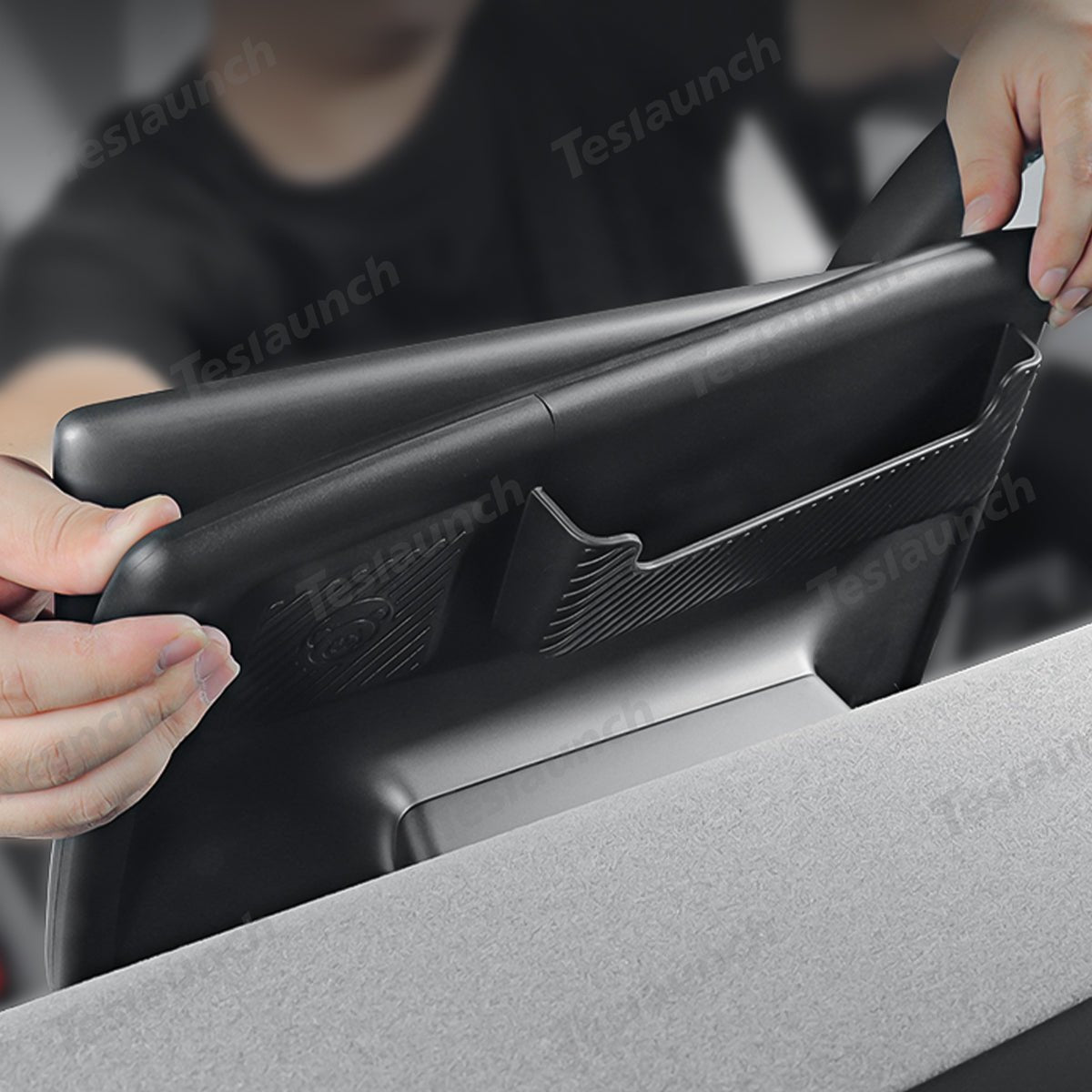 15.4'' Multi-Functional Screen Protector Frame for Tesla Model Y Juniper 2025+ - T-Launch