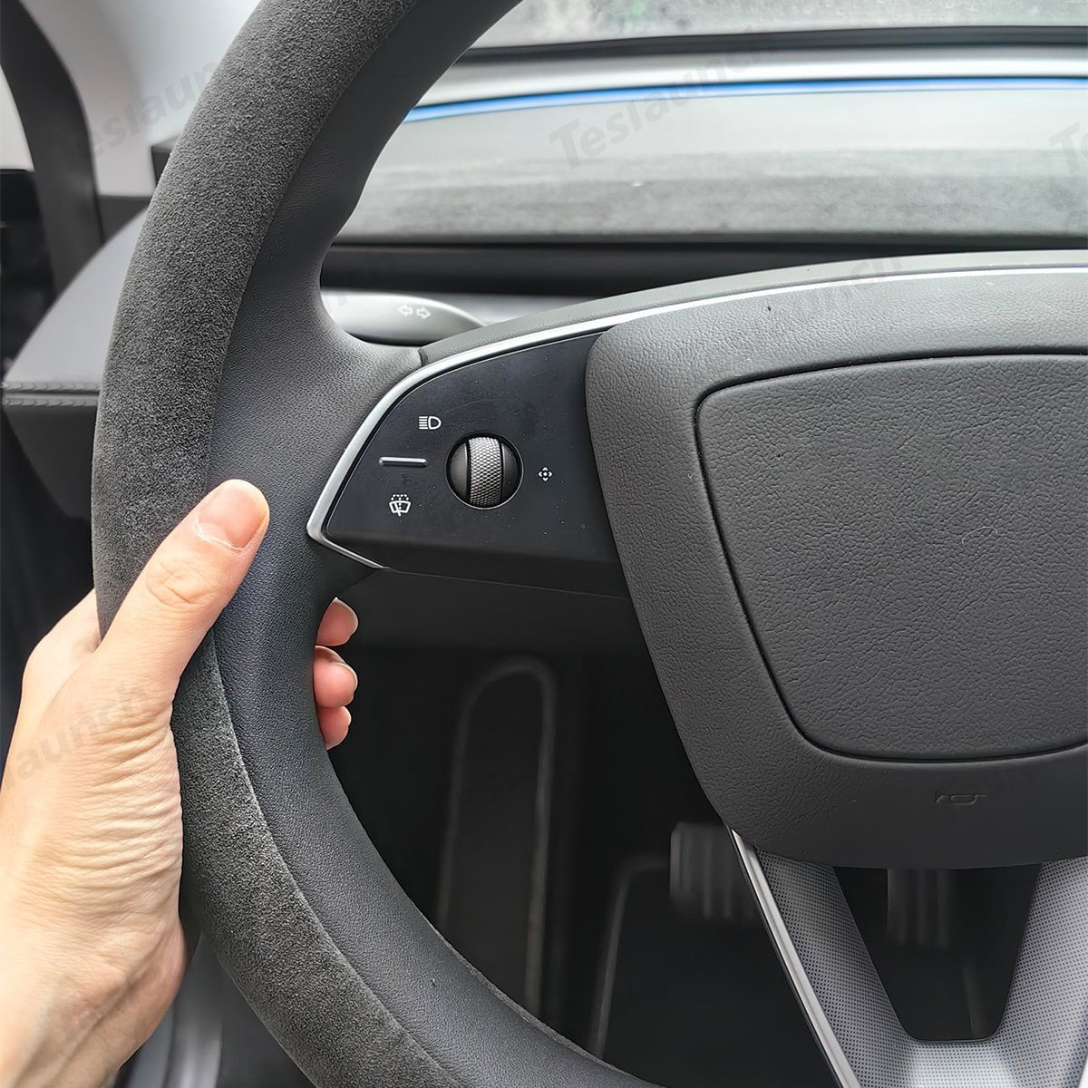 Alcantara One-Piece Steering Wheel Cover for Tesla Model Y Juniper 2025+/ Model 3 Highland 2024+ - T-Launch